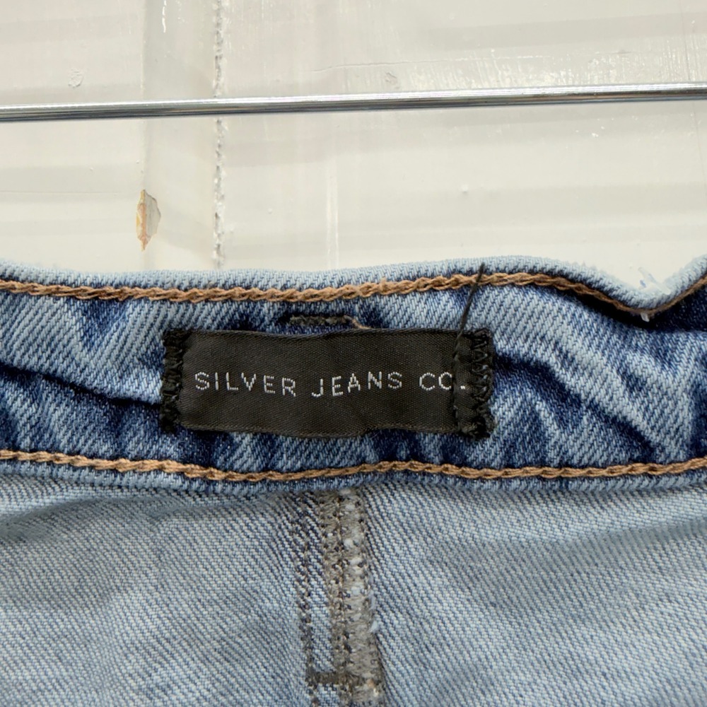 Silver Jeans Co Highly Desirable Distressed Denim Jean Shorts Womens 31 - Picture 3 of 5